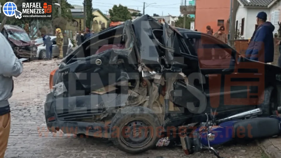 Homem fica gravemente ferido após colisão envolvendo quatro veículos em Caçapava do Sul