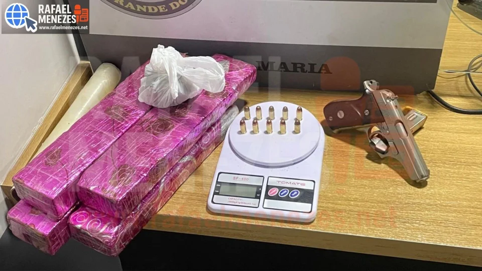 Homem é preso com quase 4 kg de maconha e pistola em Santa Maria