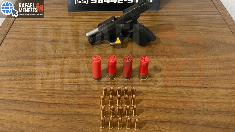Homem tem pistola, munições e cartuchos apreendidos após denúncia de violência doméstica em São Sepé