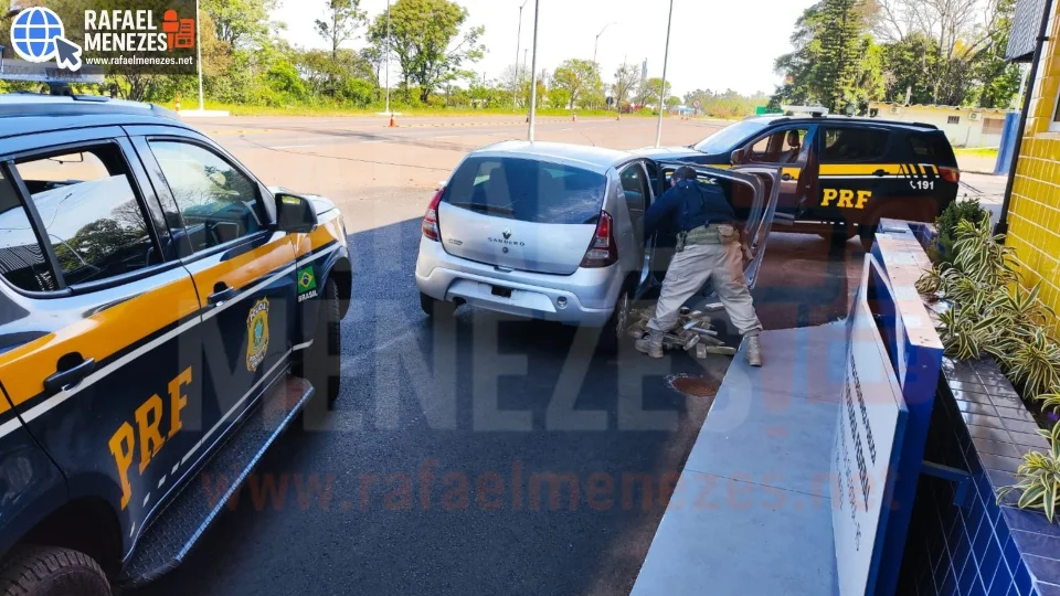 PRF prende dois homens com 122 kg de maconha escondidos em carro na BR-472