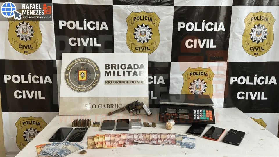 Três são presos por tráfico e arma é apreendida em São Gabriel