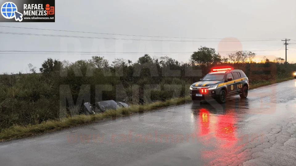 Adolescente fica ferida após veículo sair da pista na BR-287