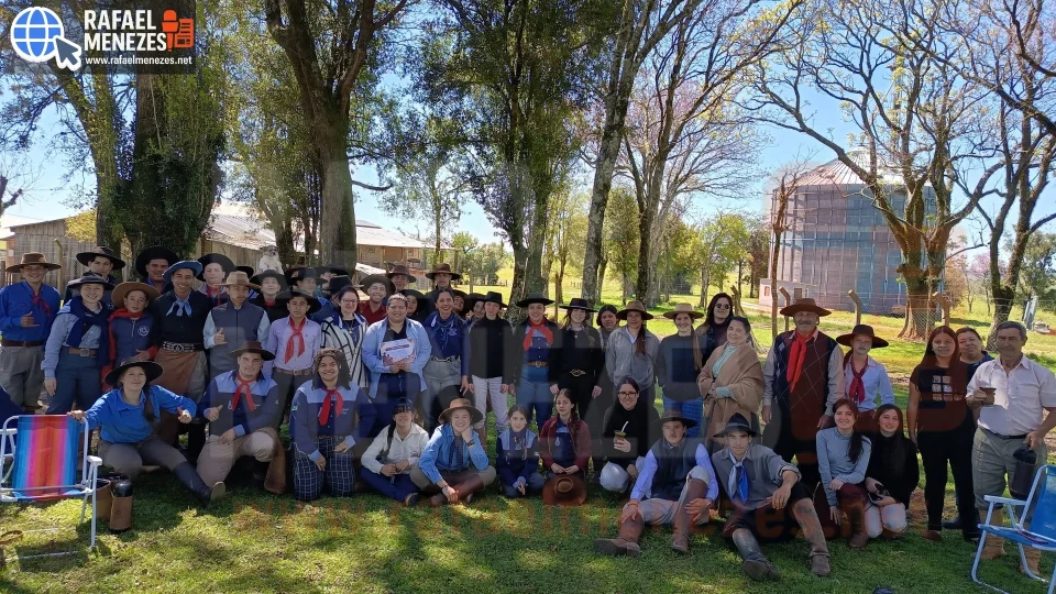 Gincana Farroupilha transforma escola de Jari em espaço de resgate da cultura gaúcha