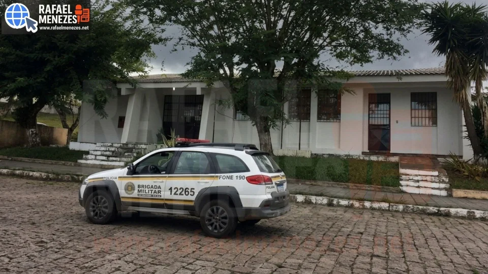 Duas crianças e adolescente são encontradas sozinhas em residência em São Sepé