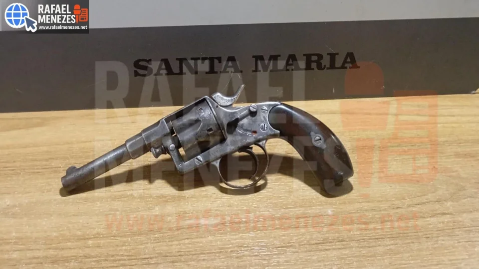 Idoso de 77 anos é detido com arma no bairro Carolina em Santa Maria