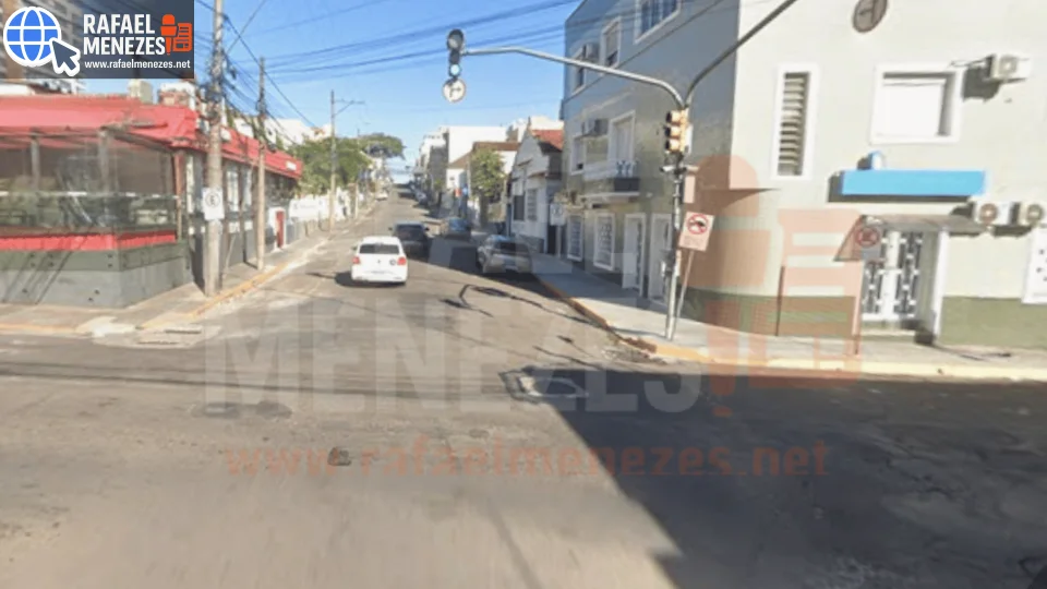 Homem é flagrado furtando placas de sinalização no Centro de Santa Maria