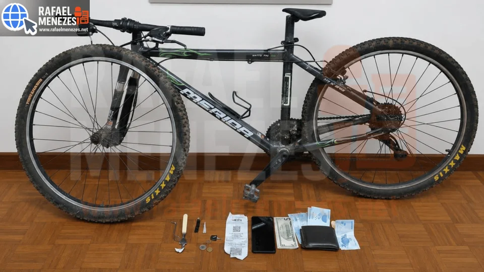 Foragido da Justiça é preso após furtar carteira e tentar fugir da Brigada Militar de bicicleta