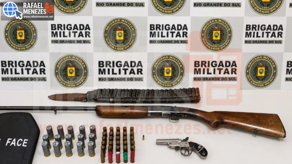 Armas, munições e placa balística são apreendidas pelo 2º BPChq em Cacequi