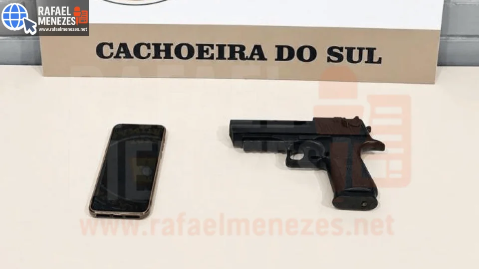 Homem é preso pela Brigada Militar e simulacro de arma é apreendido em Cachoeira do Sul