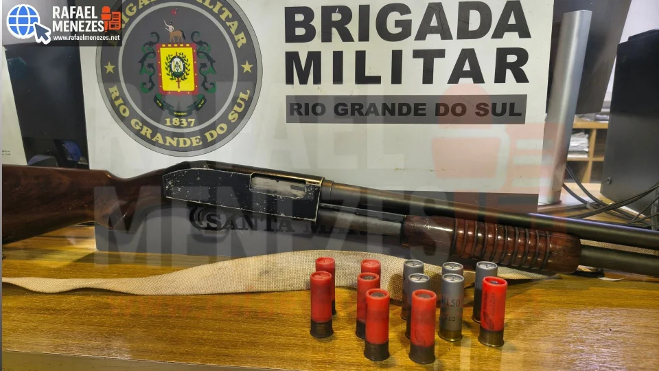 Brigada Militar apreende arma de fogo durante atendimento de ocorrência de violência doméstica em Santa Maria