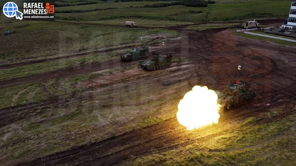 Exércitos do Brasil e da Argentina encerram exercício militar com 2,8 mil participantes no RS