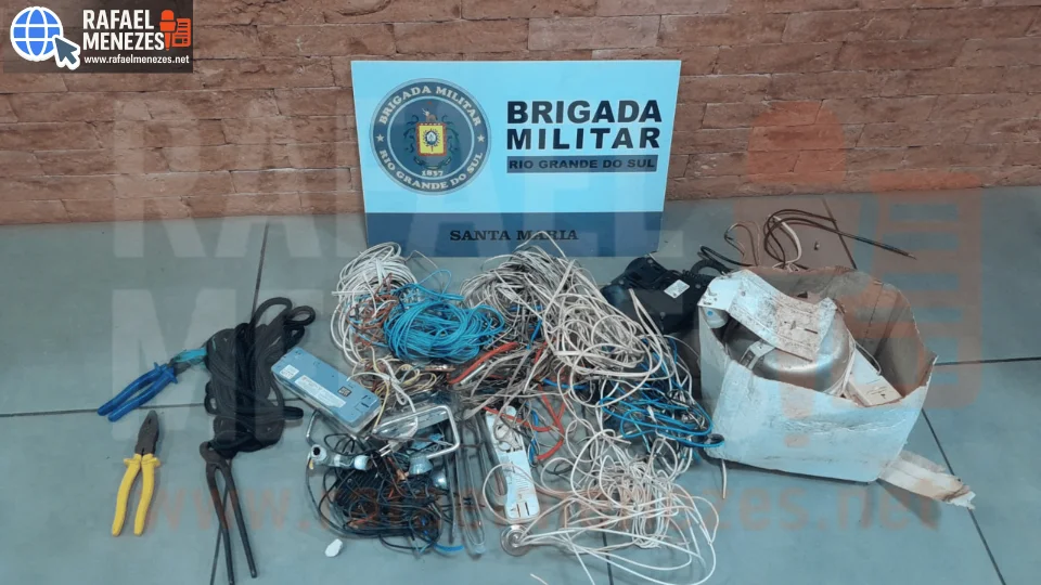 Homem é preso após ser flagrado com fios furtados de obra em Santa Maria