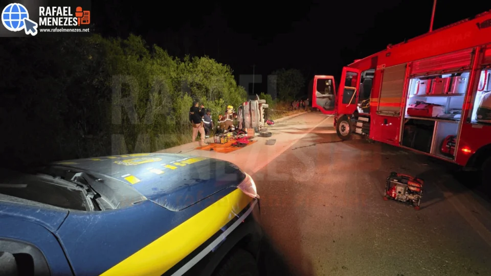 Colisão frontal entre carro e caminhão deixa motorista gravemente ferido na BR-392