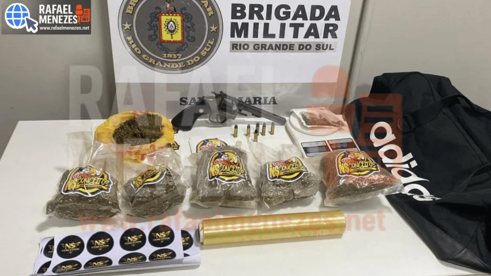 Jovem é preso e adolescente apreendido com 1,9 kg de maconha e arma em Santa Maria