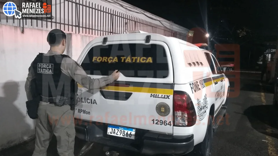 Mulher é presa pela Força Tática durante cumprimento de mandado em Santa Maria