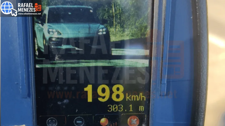 Porsche de Santa Maria é flagrado a 198 km/h na BR-290 em Caçapava do Sul
