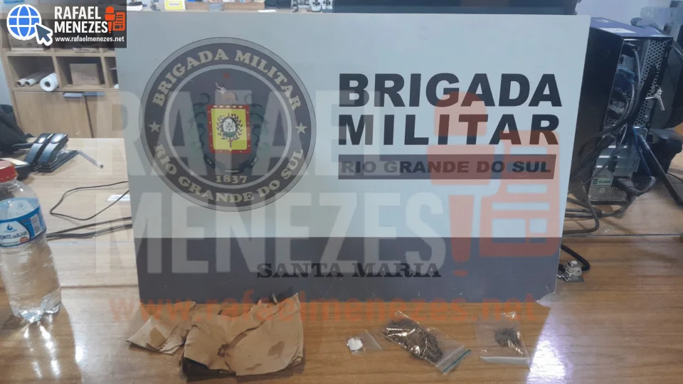 Mulher é presa com porções de maconha e cocaína durante barreira policial em Santa Maria
