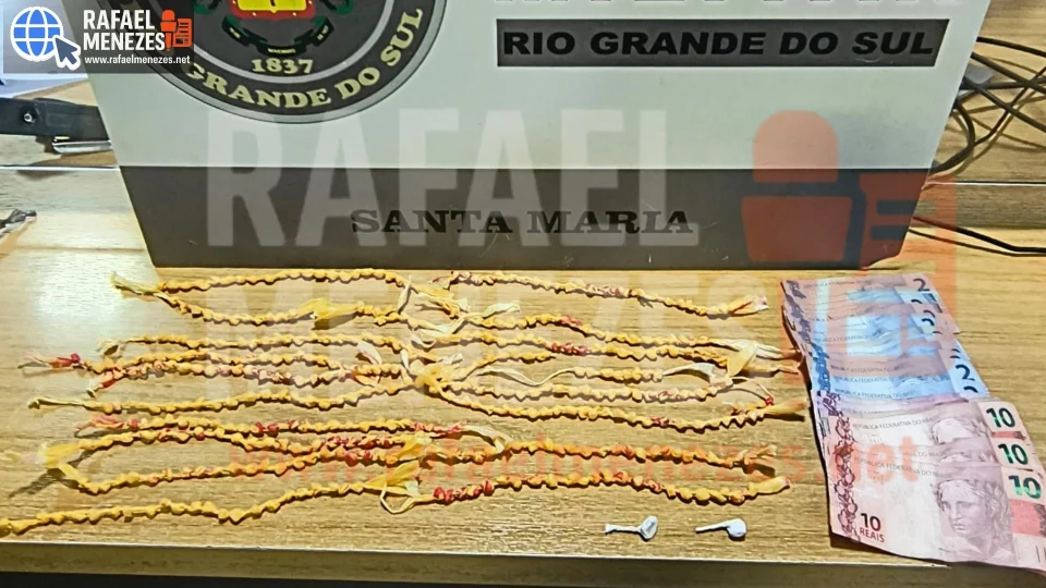 Mulher é presa com quase 400 pedras de crack durante ação do 2º BPChq em Santa Maria