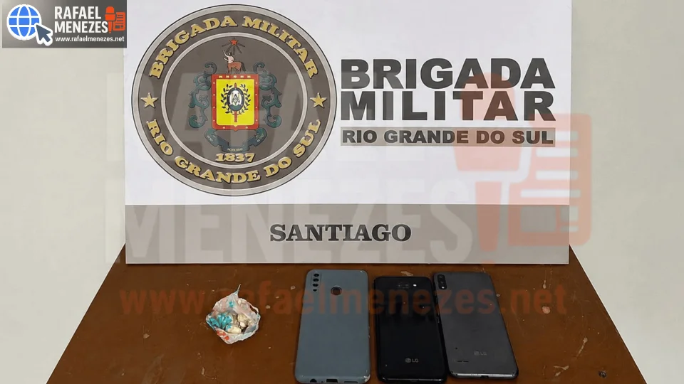 Casal é preso por tráfico de drogas durante perseguição em Santiago