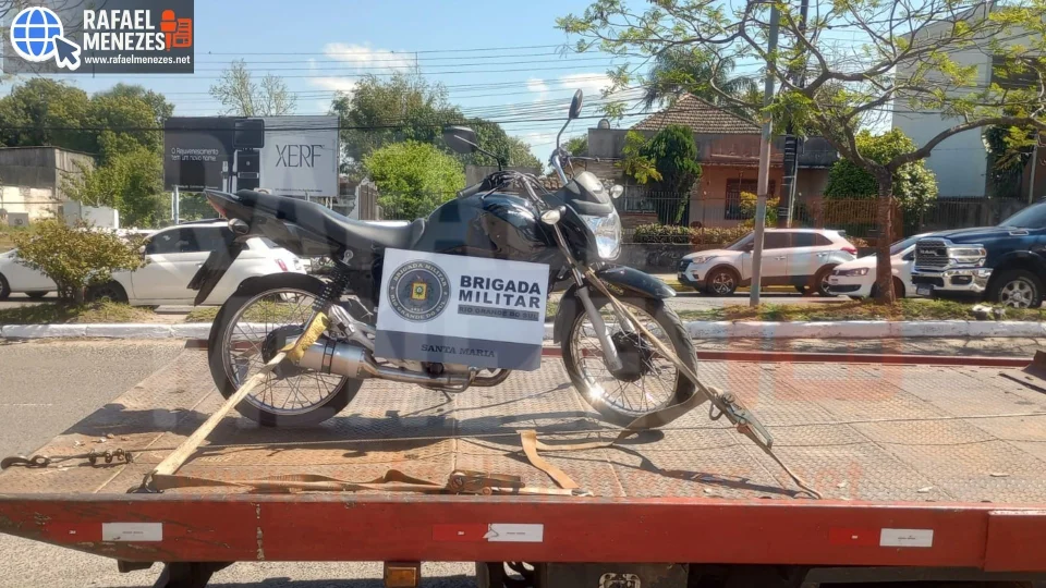 Motocicleta em situação de furto é recuperada em condomínio na Urlândia em Santa Maria