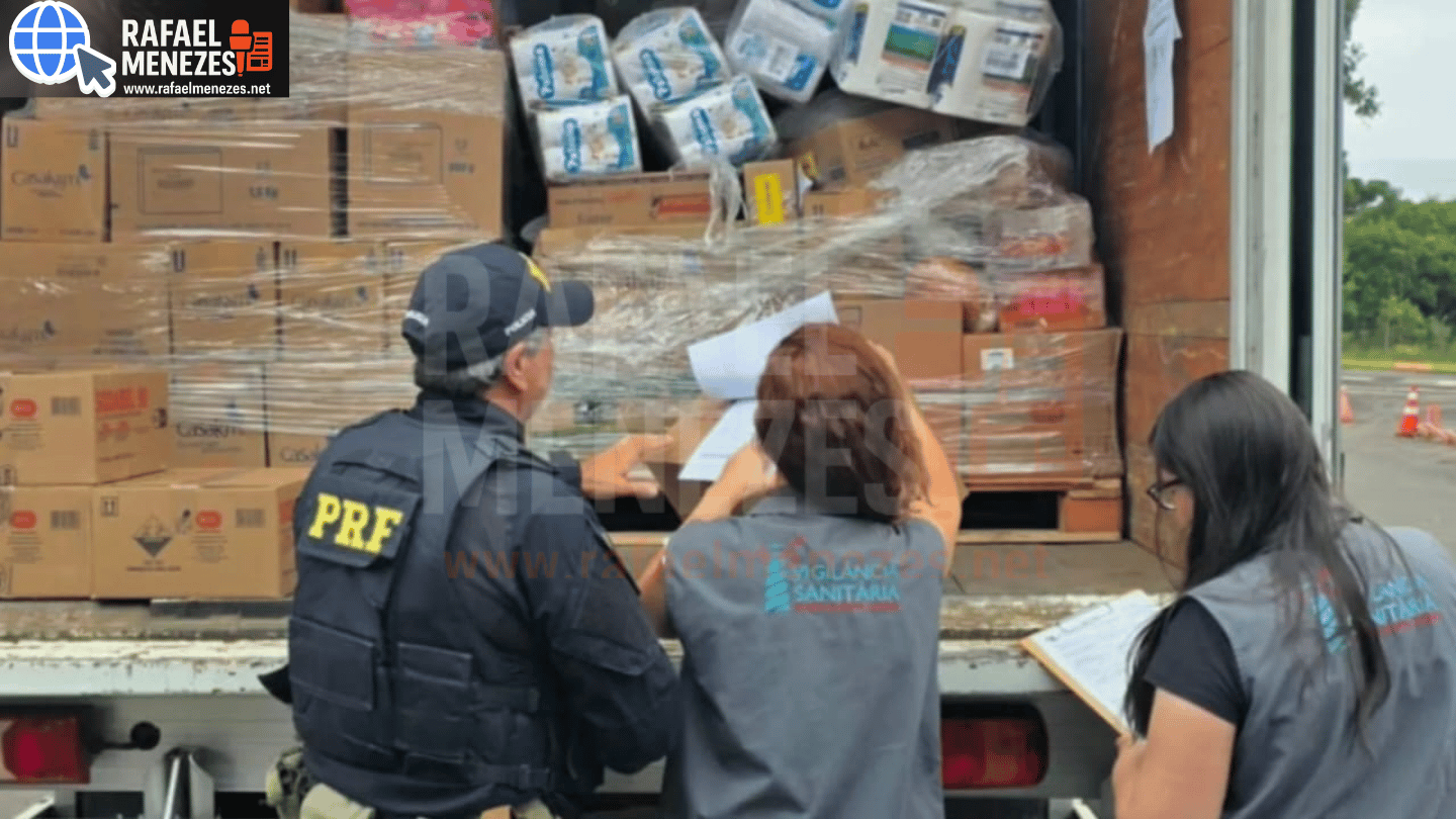 PRF flagra caminhão transportando produtos químicos junto com alimentos na BR-158, em Santa Maria