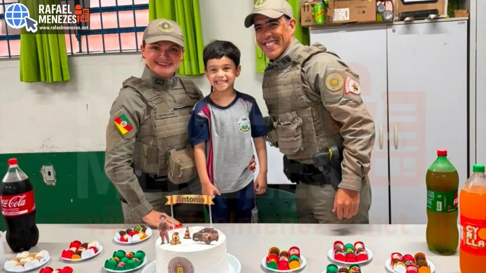 Brigada Militar visita menino que comemorou aniversário com tema da instituição