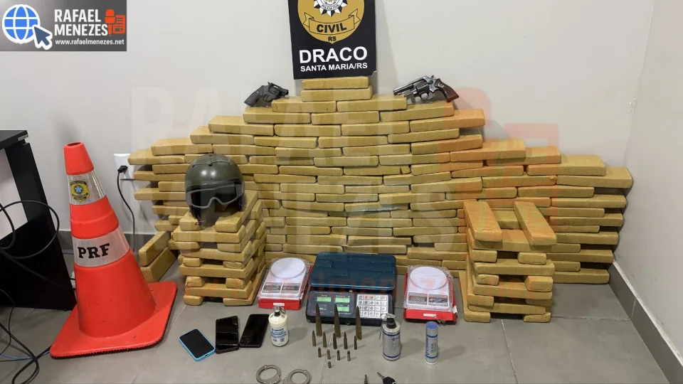 Quase 120 kg de maconha, armas, granadas e munições são apreendidos em operação da DRACO em Santa Maria
