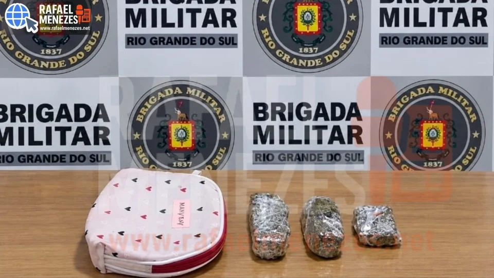 Mulher é presa com maconha em frente a escola de Santa Maria