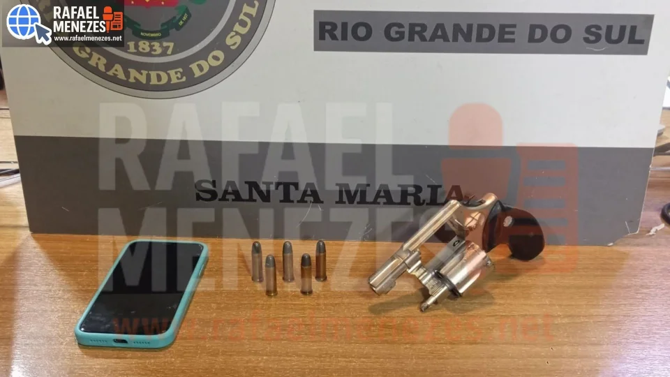 Adolescente é apreendido com revólver e munições durante ação do 2º BPChq em Santa Maria