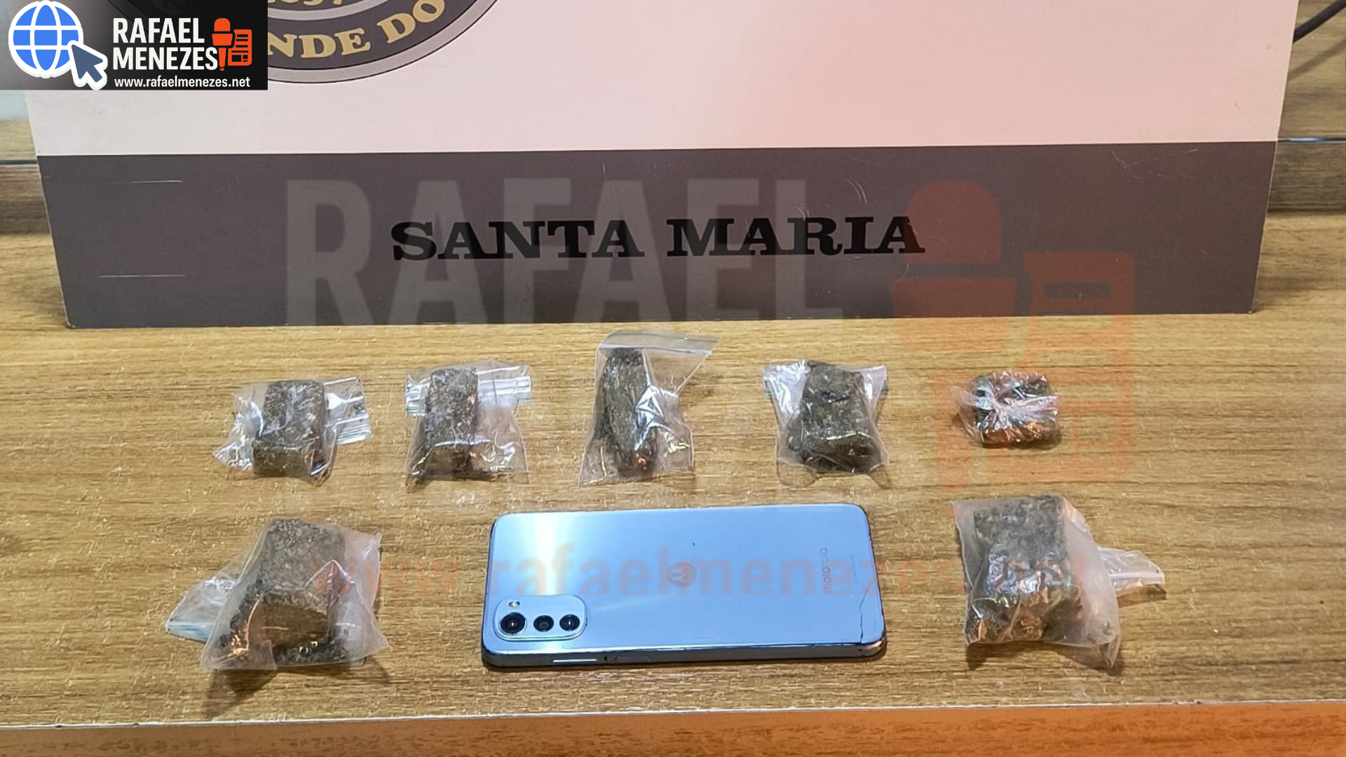 Adolescente foragido é apreendido após esconder drogas nas meias em Santa Maria