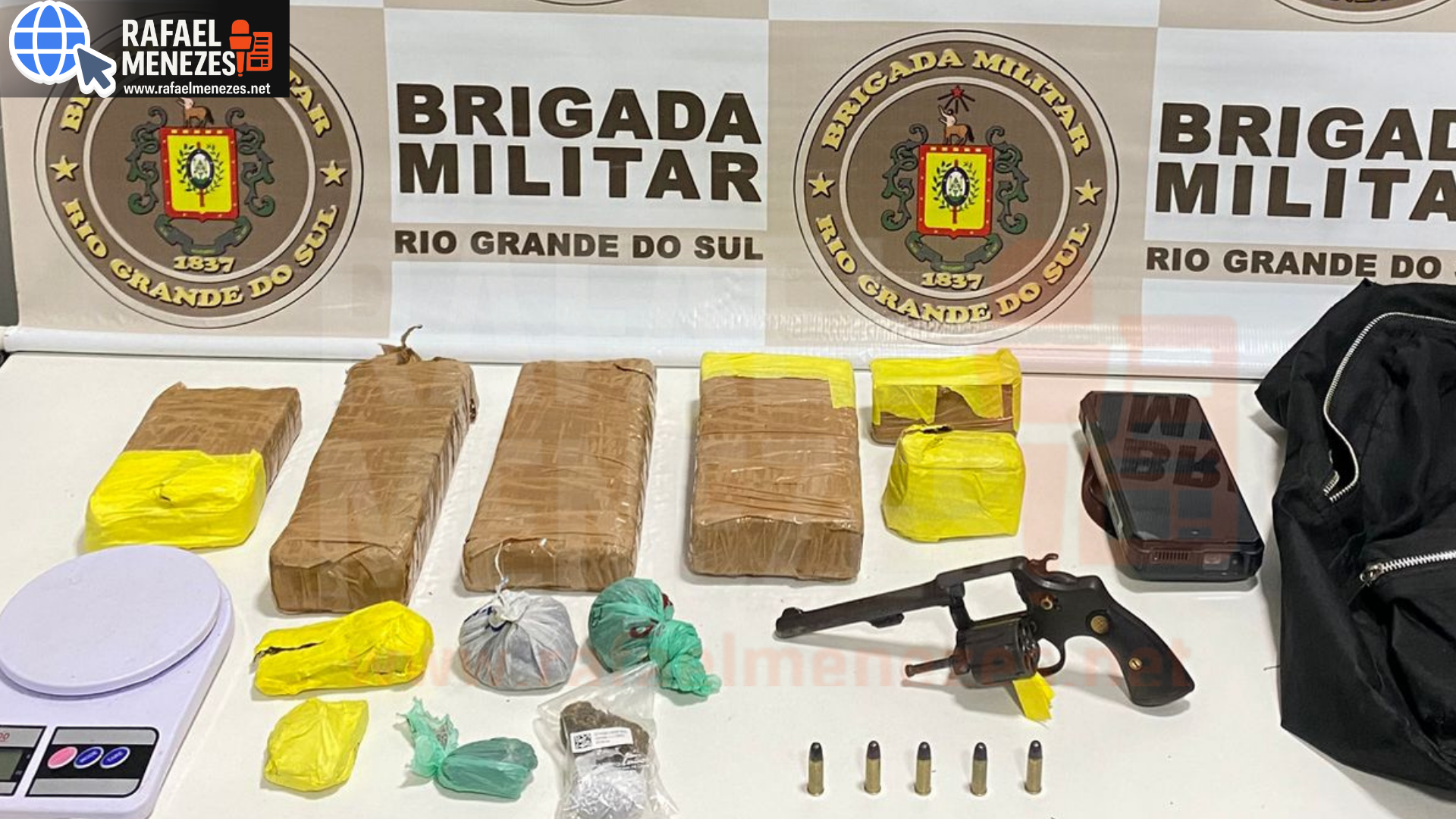 Homem é preso com aproximadamente 3 kg de maconha, arma e munições em Santa Maria