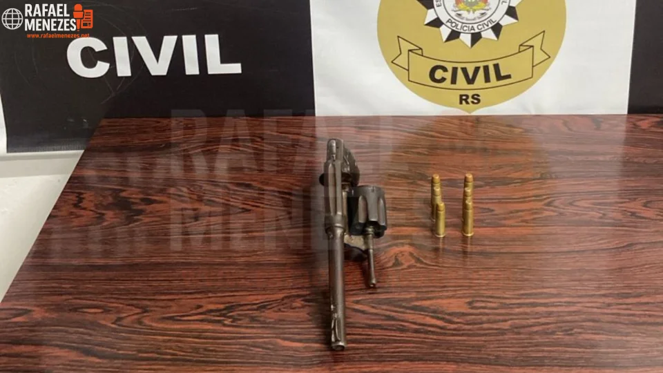 Jovem é preso por porte ilegal de arma em Agudo