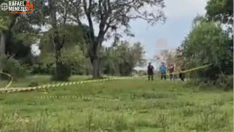 Homem é encontrado morto com tiros na cabeça em terreno ao lado de residencial em São Gabriel