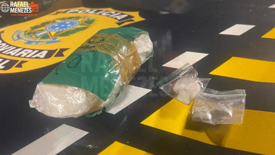 Dupla é presa com cocaína durante abordagem da PRF na BR-158 em Santa Maria