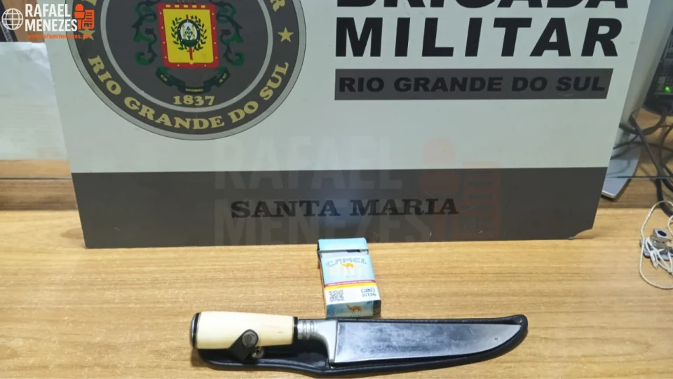 Adolescente de 16 anos é flagrado com faca dentro de escola em Santa Maria