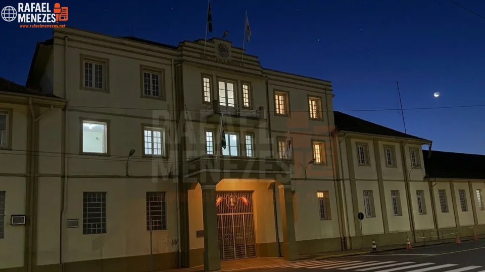 Foragido é preso ao passar em frente ao quartel da Brigada Militar em Santa Maria