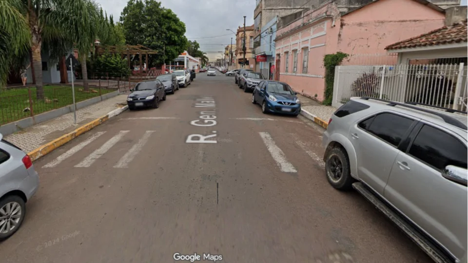 Adolescente é apreendido com facões durante abordagem da Brigada Militar em São Gabriel