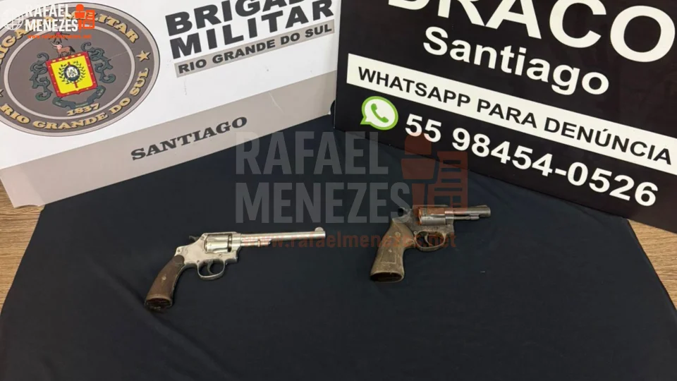 Dois jovens são presos por homicídio e armas usadas no crime são apreendidas em Santiago