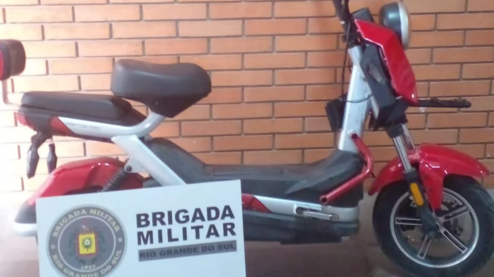 Brigada Militar recupera motocicleta elétrica furtada em Santa Maria