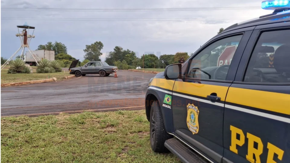 Motorista é preso por embriaguez após causar acidente no trevo de acesso a Santo Antônio das Missões