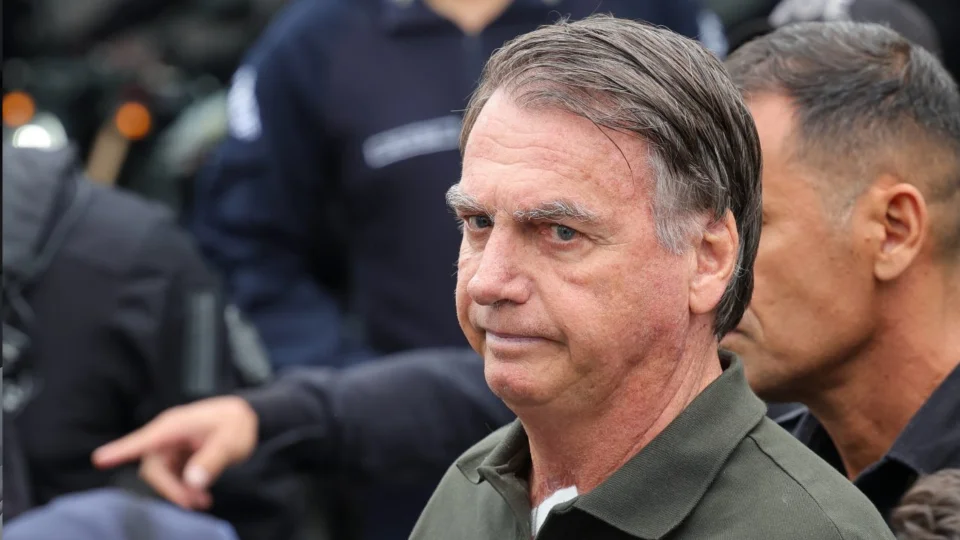 STF forma maioria para manter Bolsonaro preso e nega prisão domiciliar