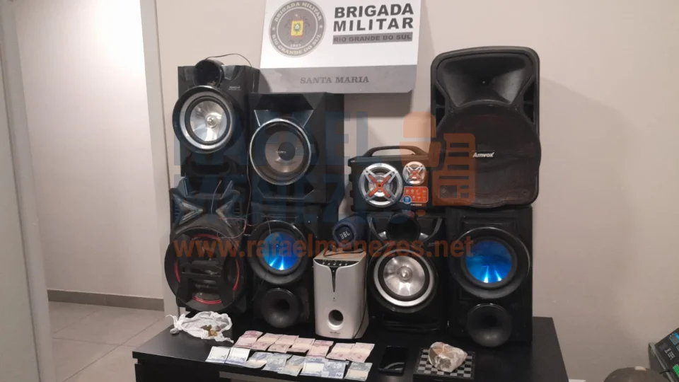 Som alto leva à prisão por tráfico e apreensão de drogas em recicladora em Santa Maria