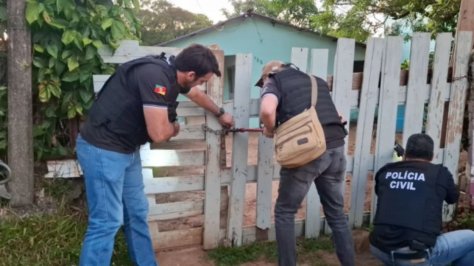 Polícia Civil prende quatro suspeitos de torturar adolescente em Porto Alegre