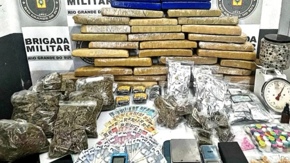 Brigada Militar prende trio e apreende grande quantidade de drogas em Caxias do Sul