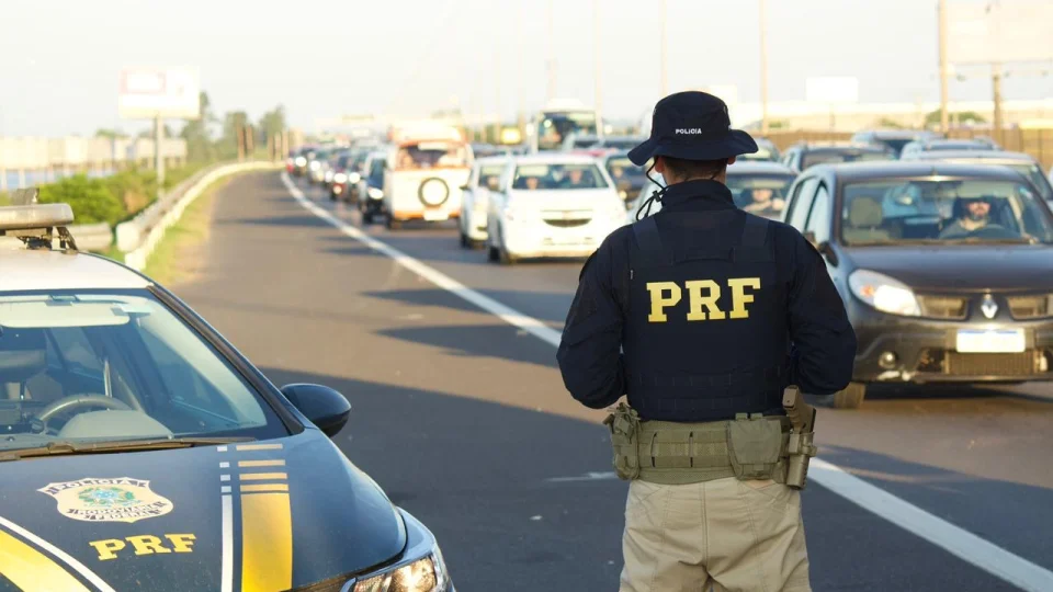 PRF inicia Operação Rodovida Carnaval 2026 com reforço nas rodovias