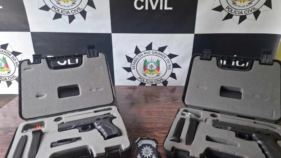 DEAM de Santa Maria apreende duas pistolas durante a Operação Carnaval Seguro