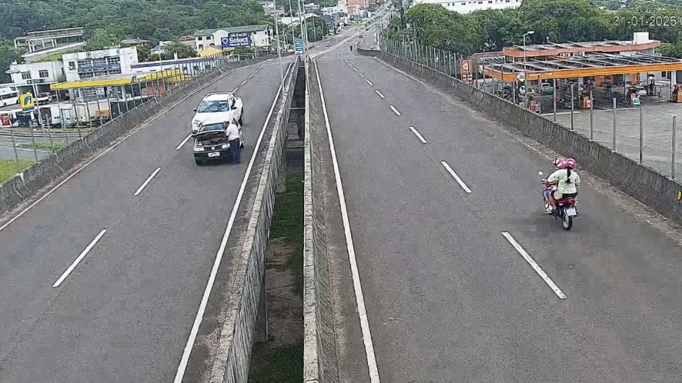 Motorista morre após ser atingido por caminhonete enquanto fechava capô de veículo em Santa Maria