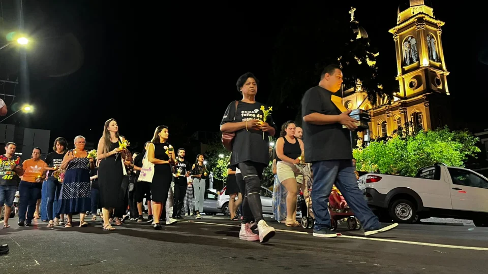 Santa Maria relembra 13 anos da tragédia da Boate Kiss com caminhada e homenagens