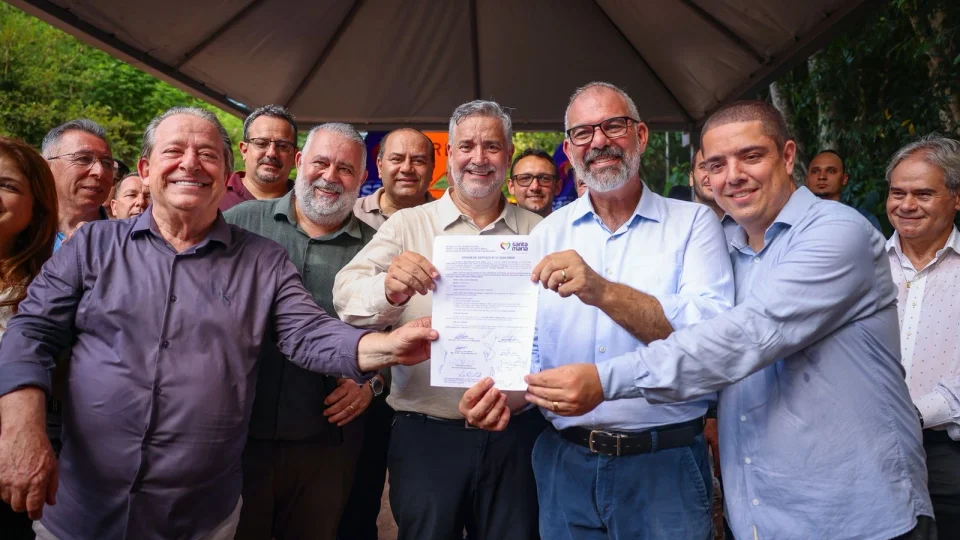 Assinada ordem de serviço para início das obras de recuperação da Estrada do Perau
