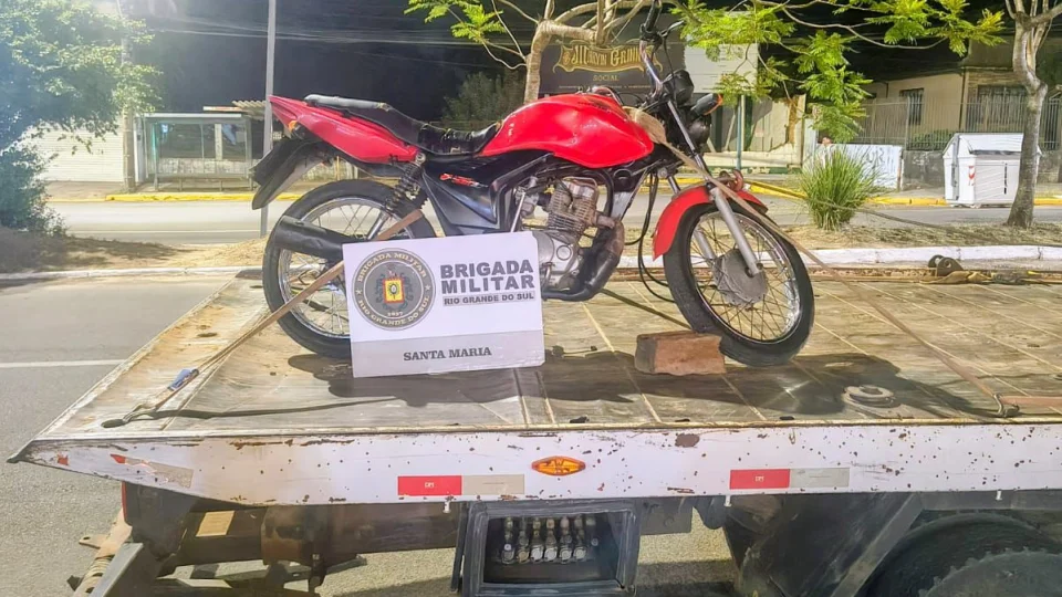 Brigada Militar apreende adolescente por conduzir motocicleta sem habilitação em Santa Maria